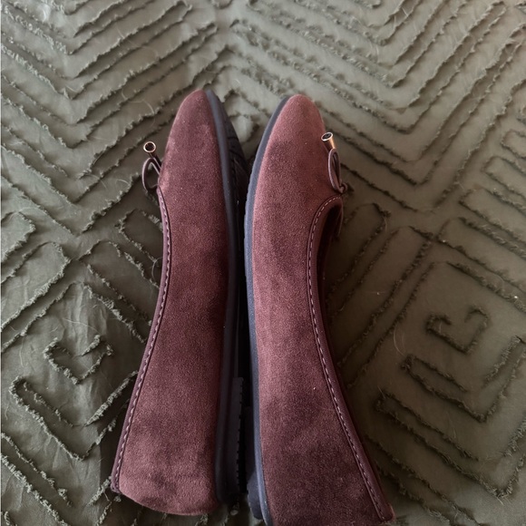 Top Moda Suede Flats NWOT - Picture 4 of 8